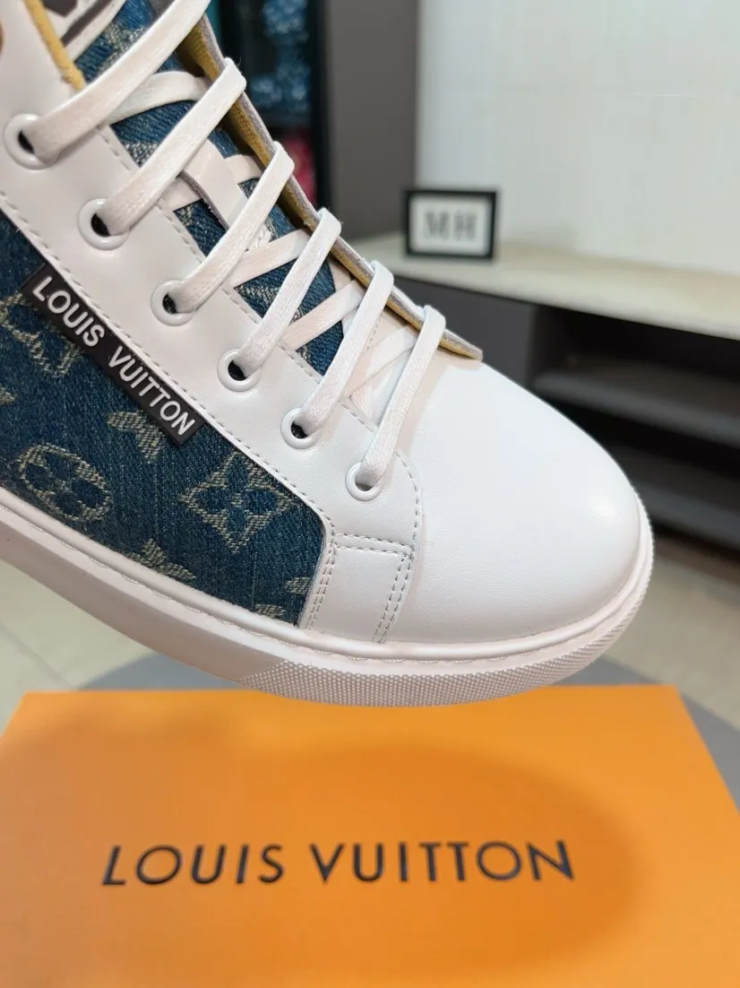 Men's shoes 💰440🌹🌹【LOUIS VUITTON】Same style on Louis Vuitton* official website🚹Men's high-top casual shoes❤️Same style as popular celebrities and big names ~ Best-selling at home and abroad Lv focuses on the checkerboard series...Imported first-layer cowhide with special fabrics➕Full sheep leather lining➕Brand-specific hollow outsole💎Produced by OEM The highest version🔍🔍Number of codes: 38-44,